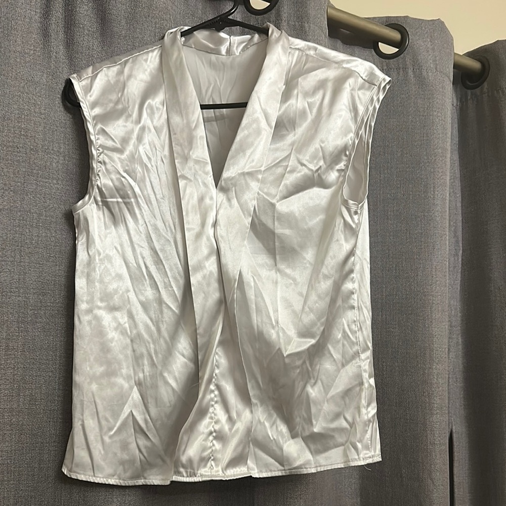 SHEIN Silver Asymmetrical Sleeveless Blouse with Mandarin Collar